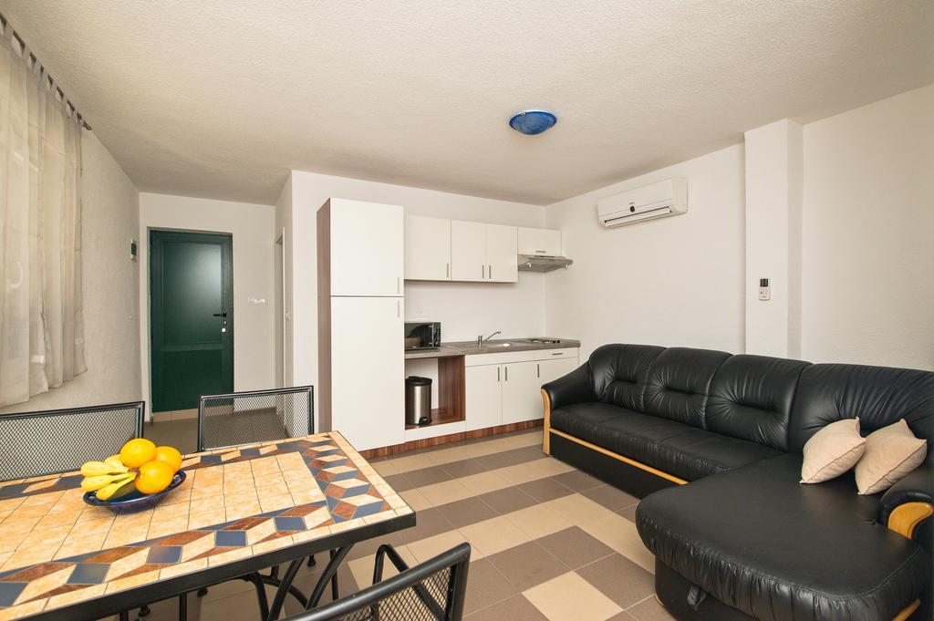Apartment Afrika Makarska Zewnętrze zdjęcie