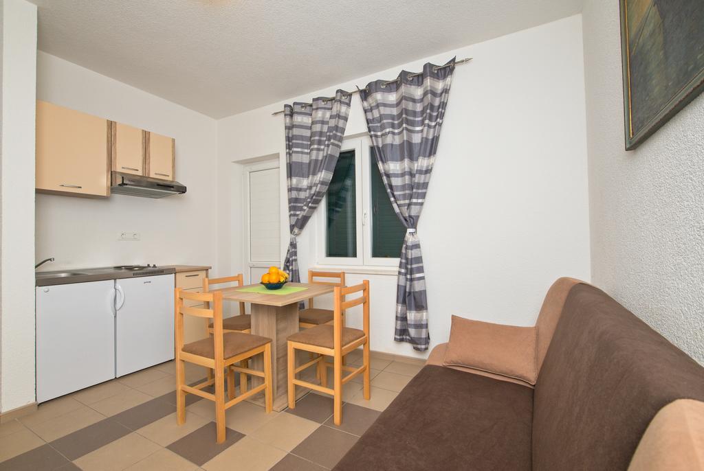 Apartment Afrika Makarska Zewnętrze zdjęcie